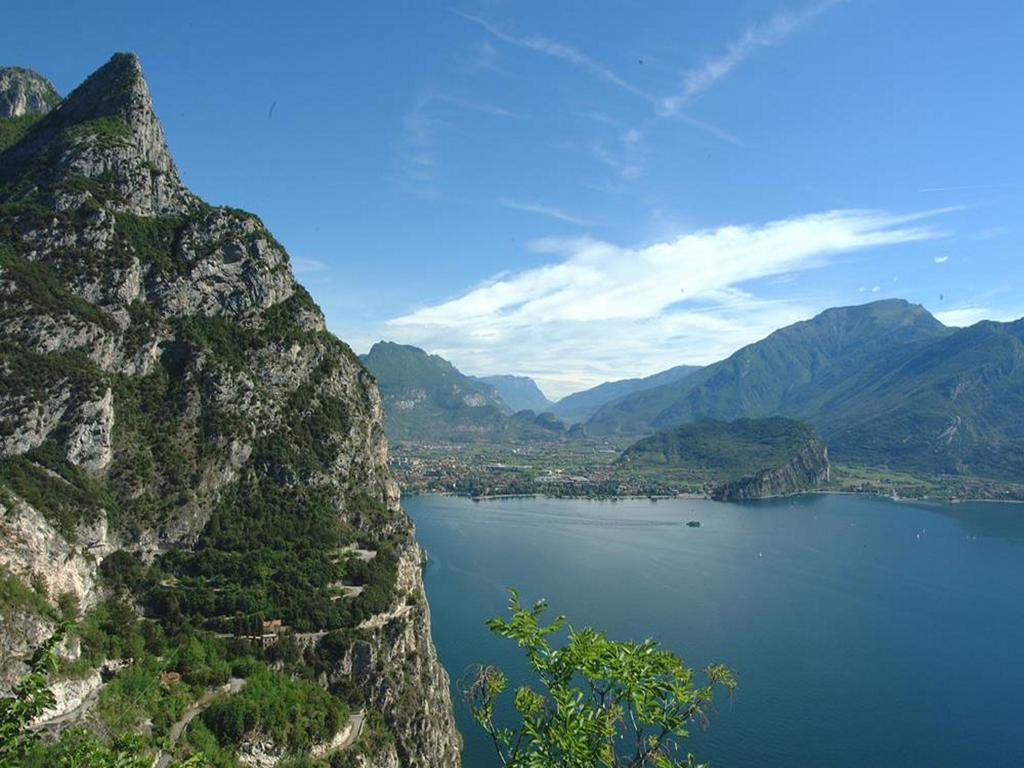 Villa Phoenix - Lake Apartments Riva del Garda Kültér fotó