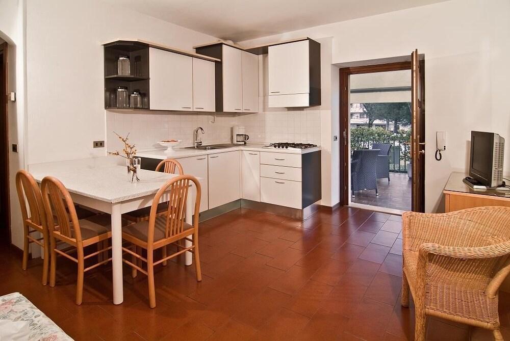 Villa Phoenix - Lake Apartments Riva del Garda Kültér fotó