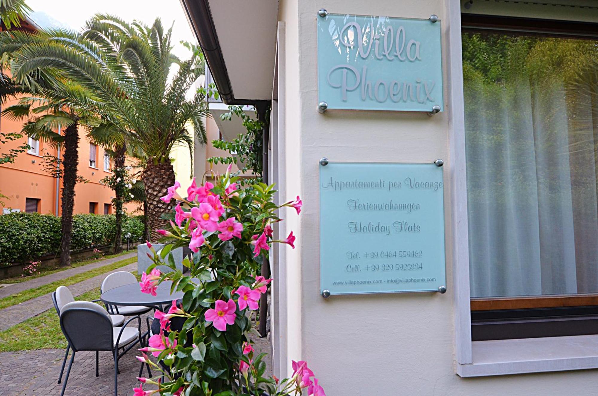 Villa Phoenix - Lake Apartments Riva del Garda Kültér fotó