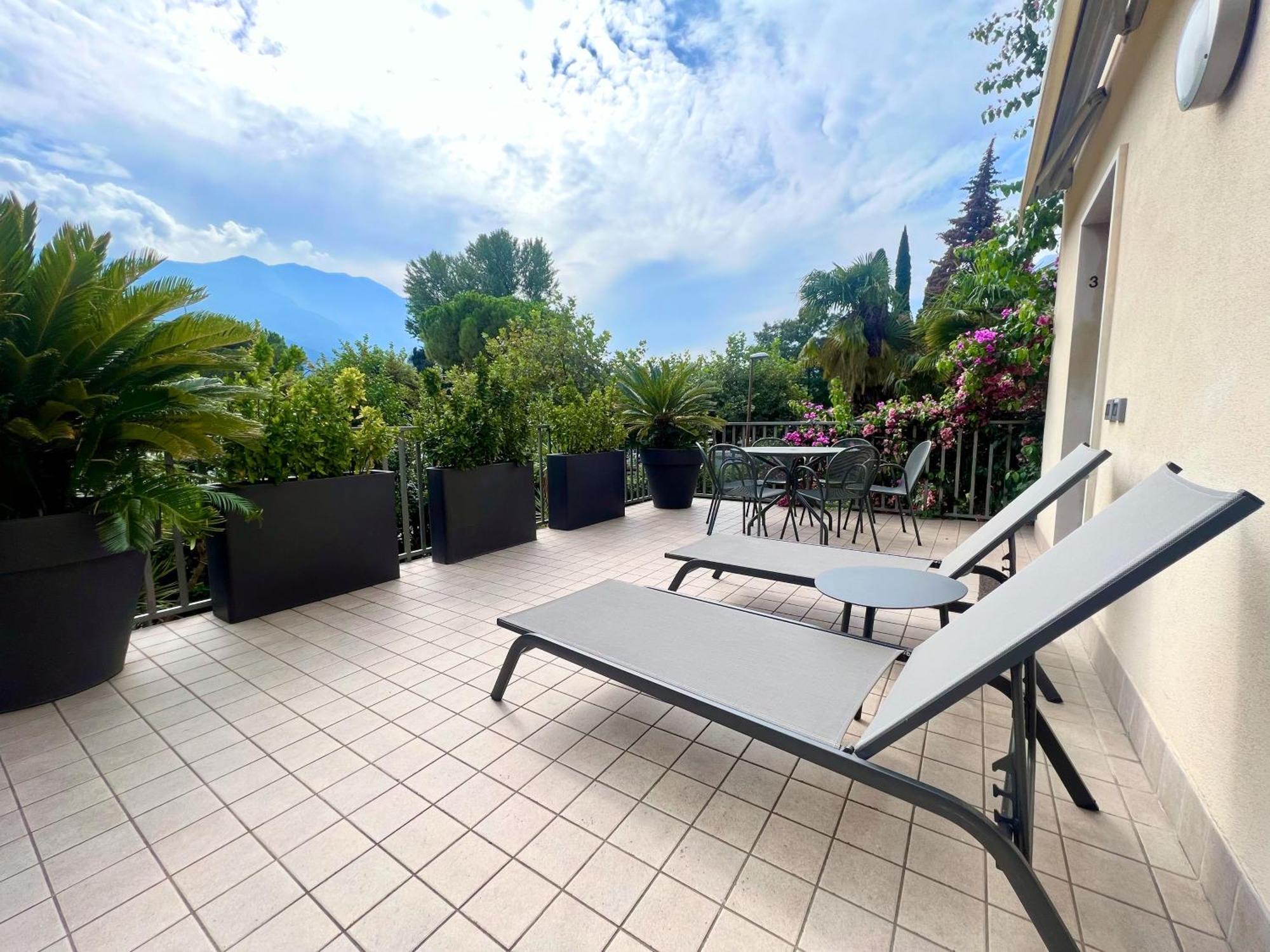 Villa Phoenix - Lake Apartments Riva del Garda Kültér fotó