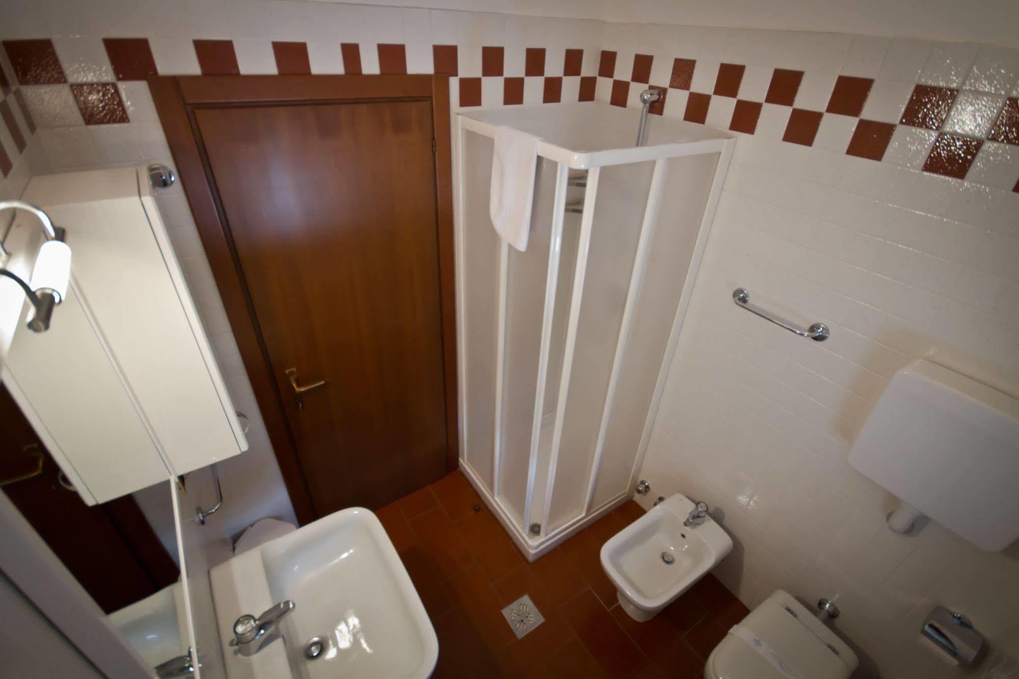 Villa Phoenix - Lake Apartments Riva del Garda Kültér fotó