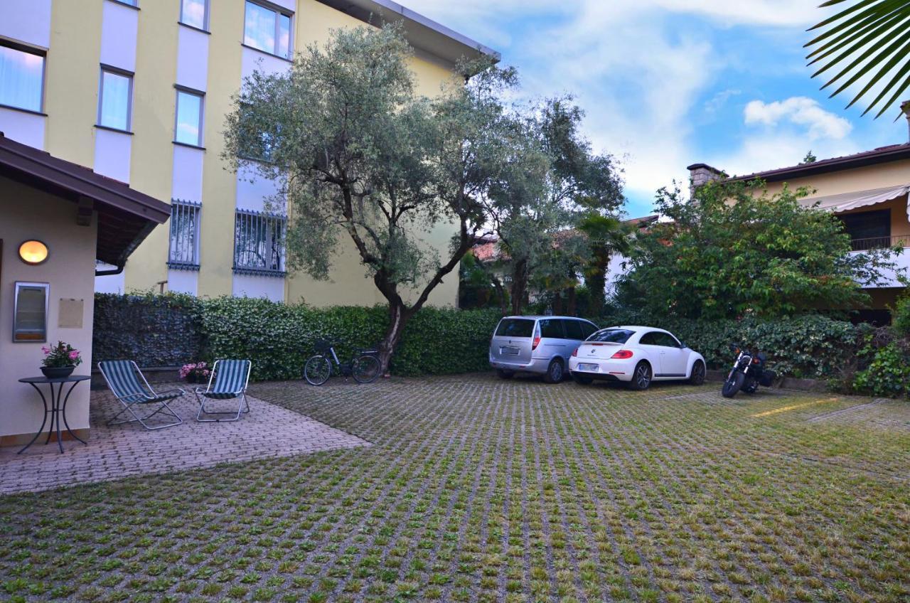 Villa Phoenix - Lake Apartments Riva del Garda Kültér fotó